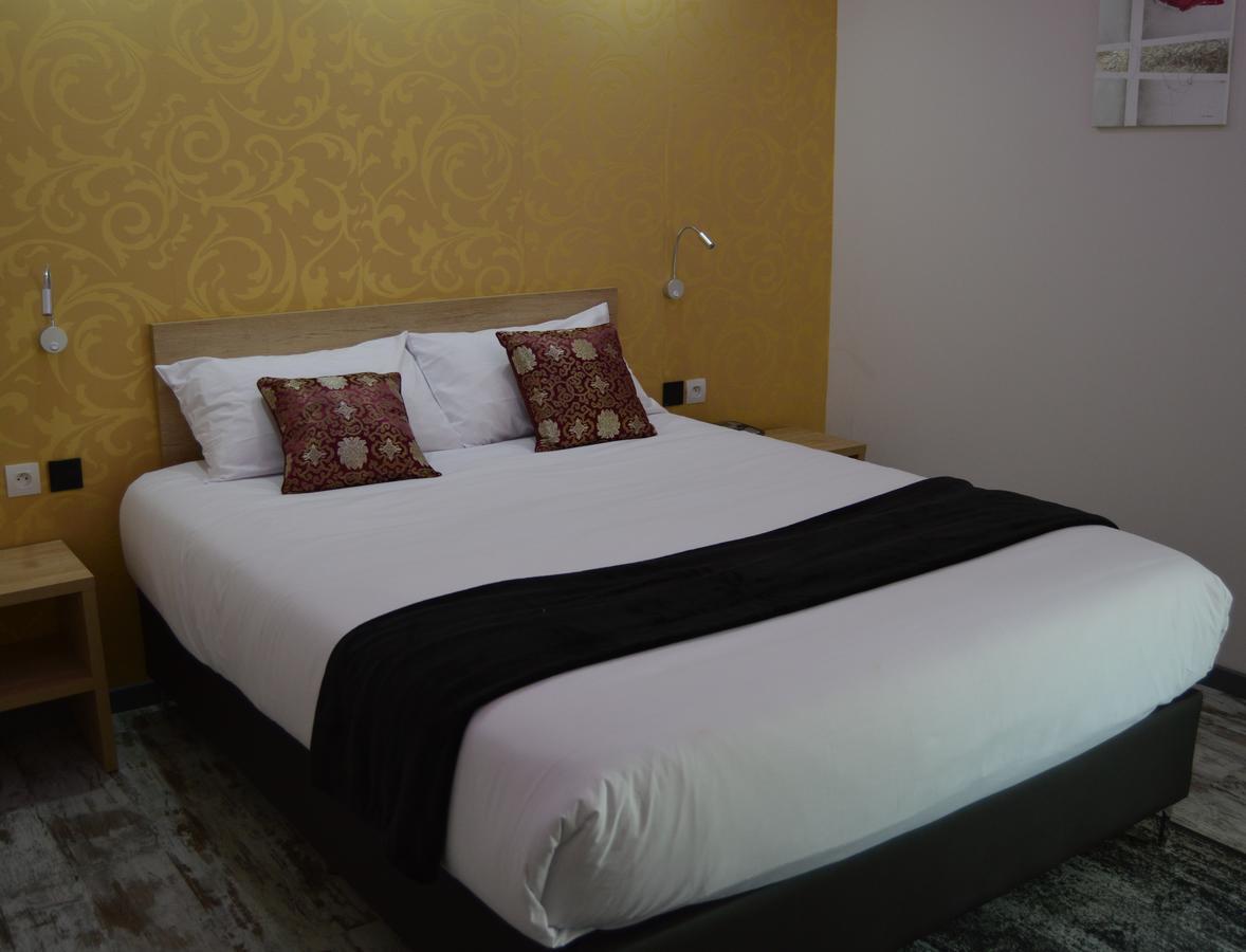 L'Hotel Du Lac 卡斯特尔雅卢 外观 照片